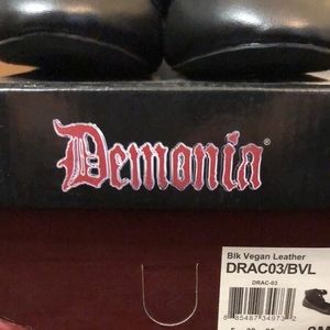 NWB Tie up Ballet Flats